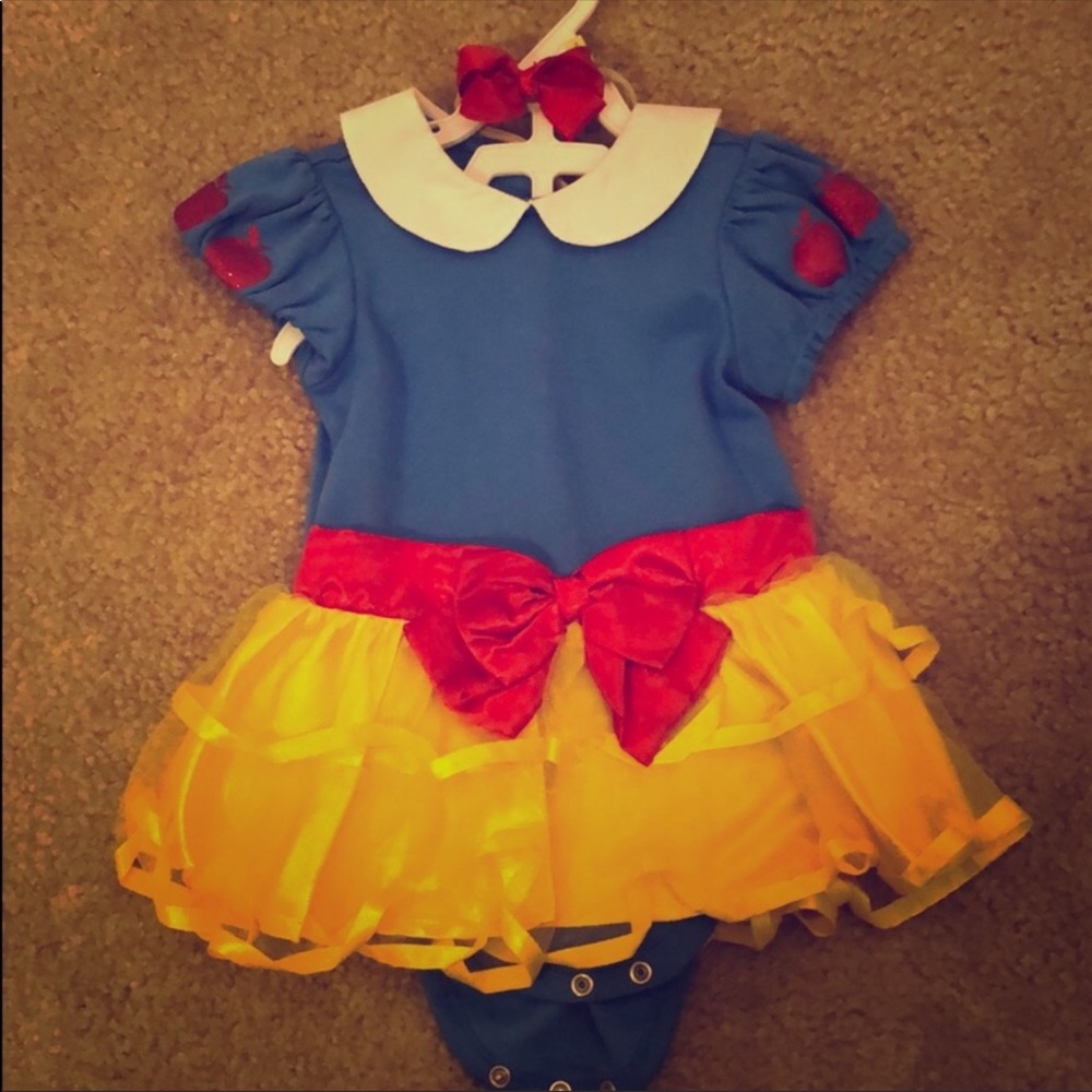 Snow White baby costume